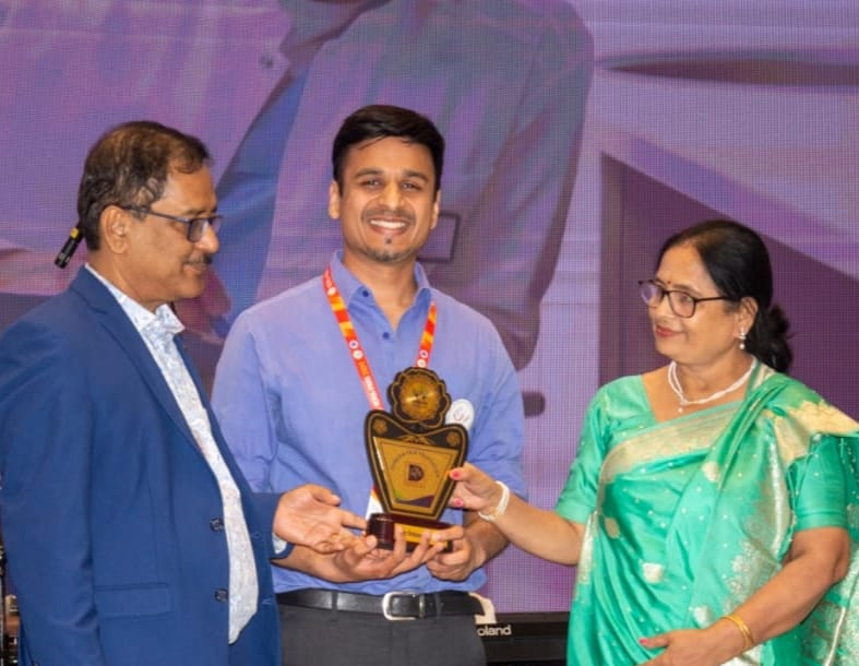 पीजीआईएमईआर चंडीगढ़ के डॉ. वरुण सिंगला को ICRA-PAIN 2024 में प्रतिष्ठित " Pain Ambassador Award" प्राप्त हुआ